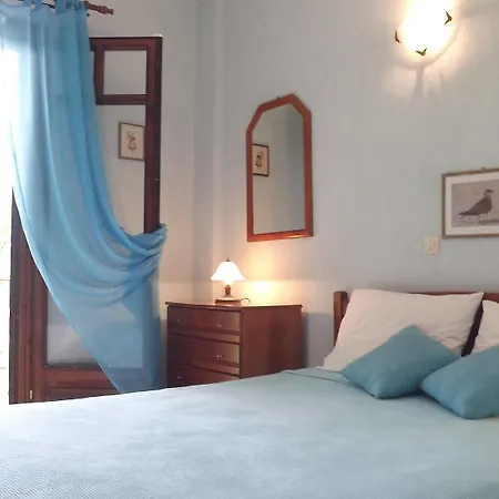 Hotel Pefka Studios & 3*
